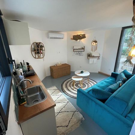 Saint-Martin-de-Londres Bulle De Detente Avec Jacuzzi מראה חיצוני תמונה